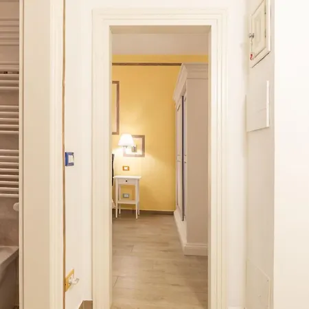 Romantic In Downtown Apartment Florence