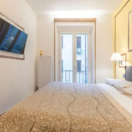 Romantic In Downtown Apartment Florence